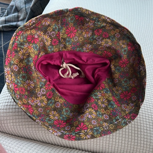 Natural Life Sunny Day Bucket Hat, Ditsy Garden - Picture 4 of 6